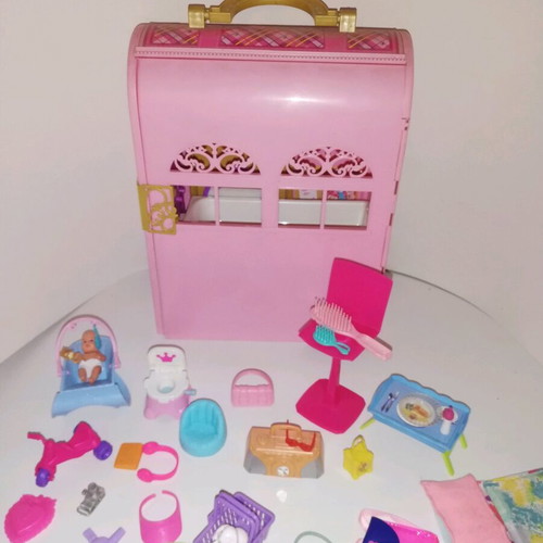 Vnt Barbie doll Hause 2010 like new with many accessories