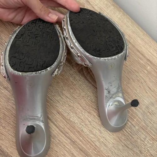 Dolce & Gabbana leather sandals like new, silver, size 36