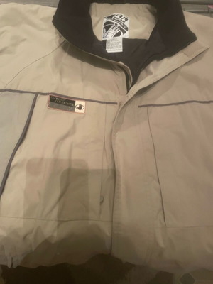 Body Glove men's jacket used, gray and beige, size M