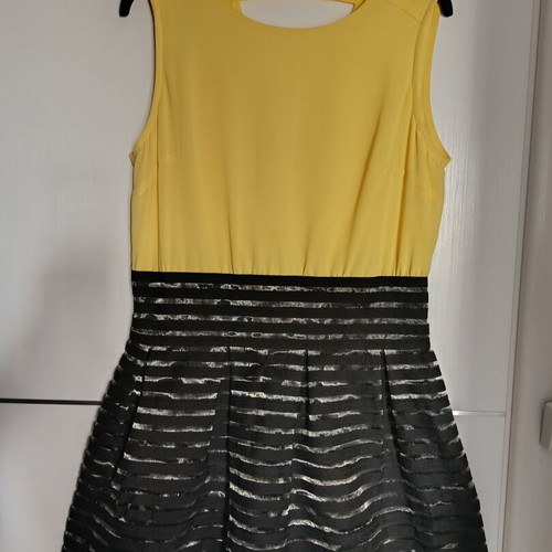Italian dress with unique design like new, size S/M