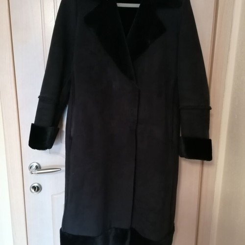 Lecomte coat like new, black with eco fur lining