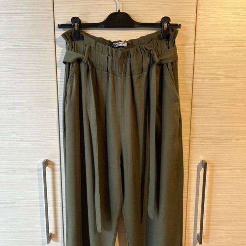 Khaki Marmalady pants like new with elastic and removable belt