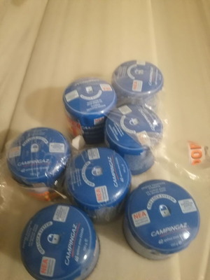 Gas canisters new, pack of 8