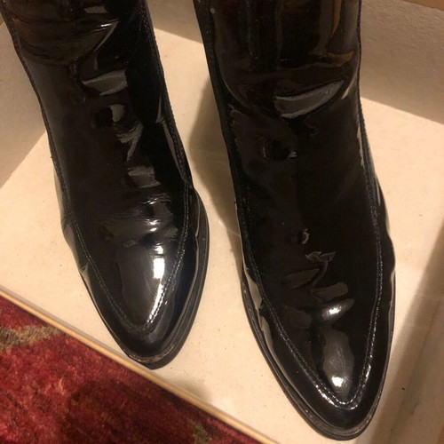 Kanna black patent leather ankle boots size 38 like new