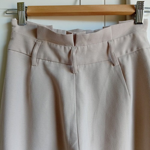 Stradivarius high-waisted beige pants like new