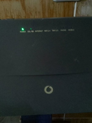 Vodafone router H300s like new without charger