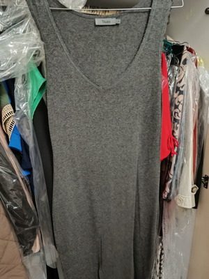 Toi&Moi long knitted sleeveless dress gray like new, size S