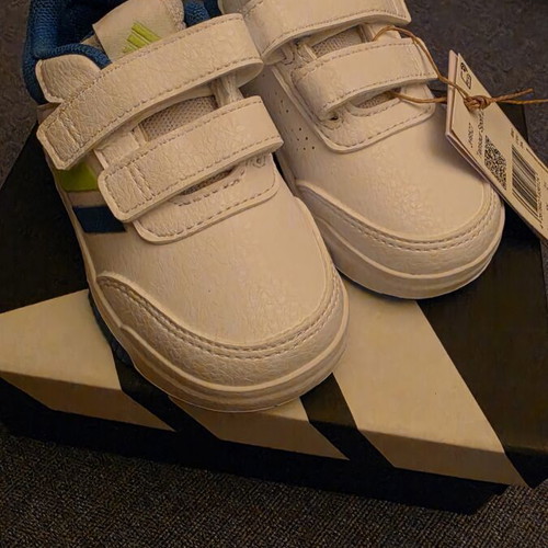 Adidas no21 baby shoes, new, size 12 cm insole