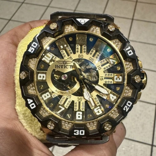 Invicta speciality diamond watch new, gold color, waterproof
