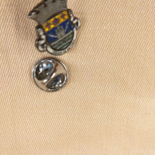 Collectible pins like new, set of 3 pieces