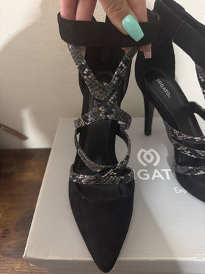 Migato Black Pumps No.38 With Snake Pattern New