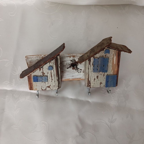 Handmade wooden wall key holder