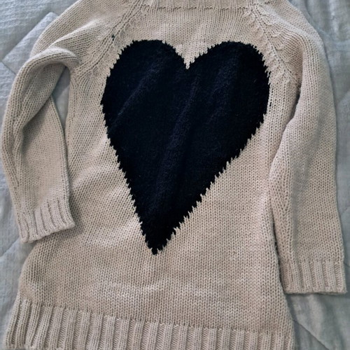 FashionMark knitted pullover like new with heart and smile design