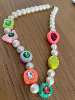 Necklace with pearl and various colors new