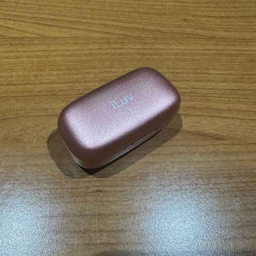 Earbuds with partial wear, fully functional