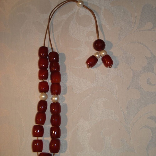 Agate semi-precious stone worry beads with 5 pearls used