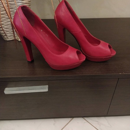 leather pump