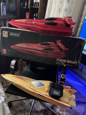 Remote Control Boats used, Shuang Ma 7008 Bluestreak and NQD 757 High Wind
