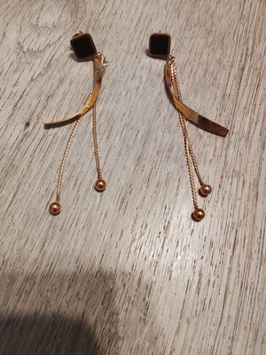 Long earrings like new, gold tone