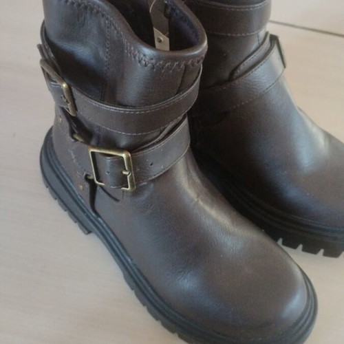 M&S Marcs and Spencer Brown Boots Size 30 New