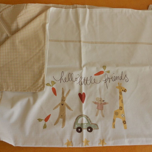 Baby Crib Bedding Set like new, cotton with animal designs