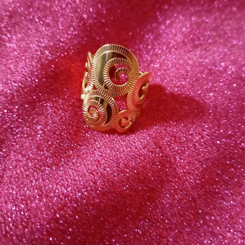 Steel ring new adjustable with unique design, gold color