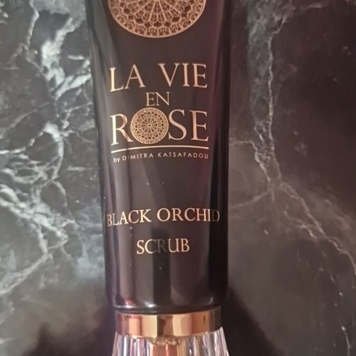 La Vie En Rose Black Orchid Scrub like new, facial exfoliating cream