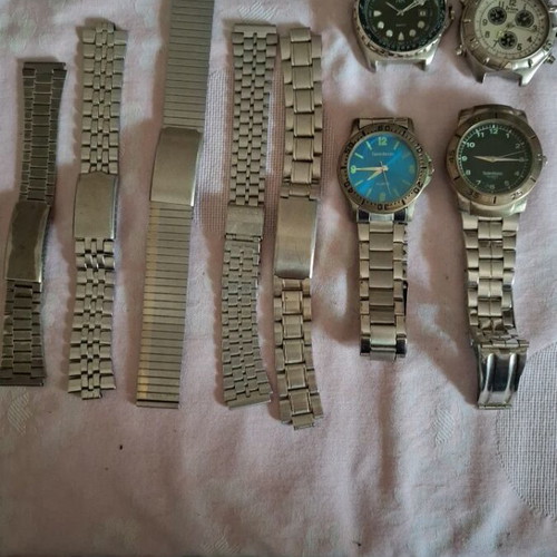 Men's wristwatches used with 5 bracelets and one gift