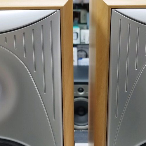 JPW 210 speakers like new with dual woofers and tweeters