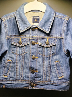 Classic Baby Gap denim jacket used, size 6-12 months