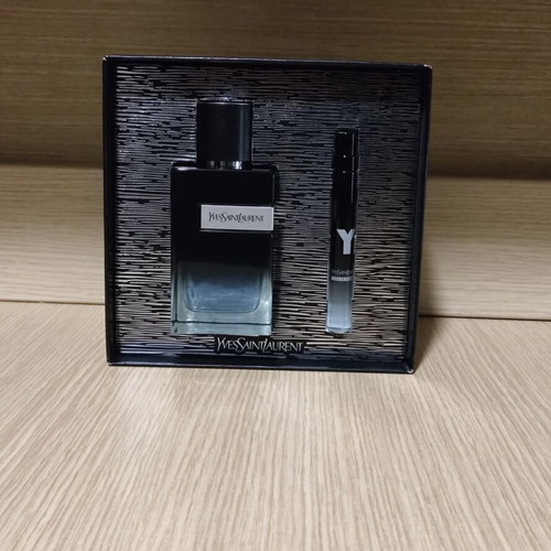 YSL Y Eau de Parfum Gift Set new, authentic