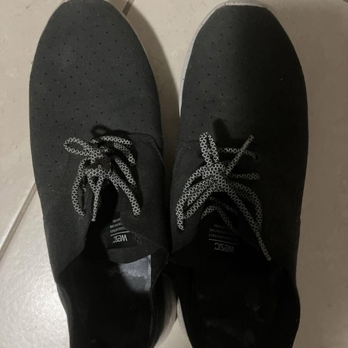 Wesc 42 athletic shoes black and gray like new with narrow fit