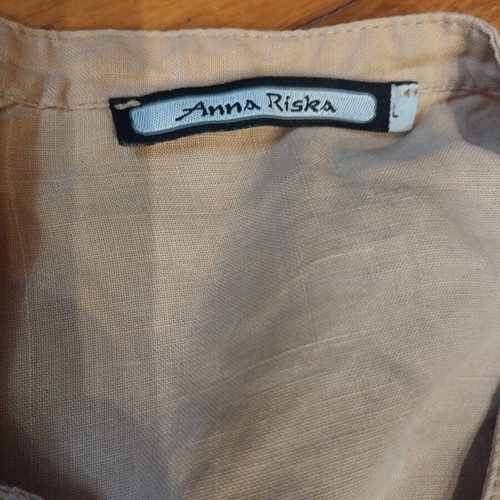 Anna Riska linen shirt like new, sleeveless, white and beige