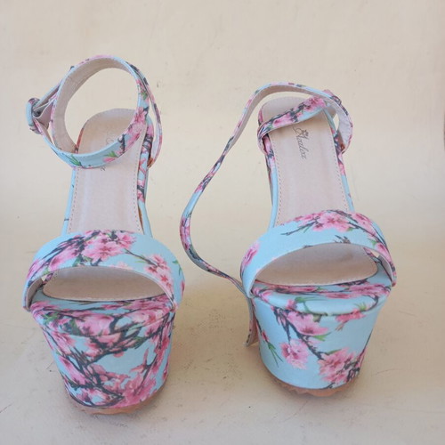 Floral platform sandals new, size 36, multicolor