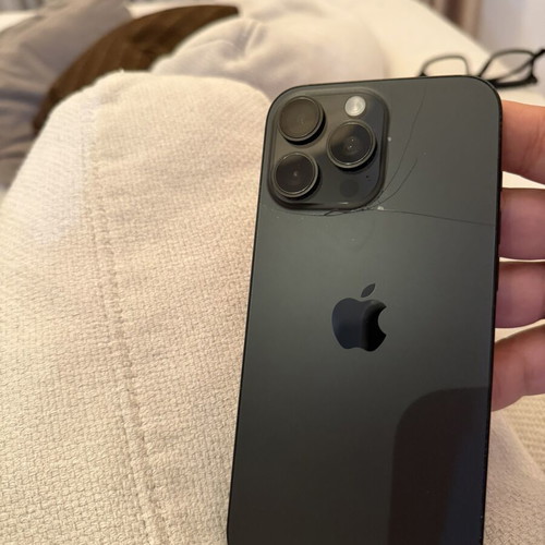 Apple iPhone 16 Pro Max 256GB, black, cracked back