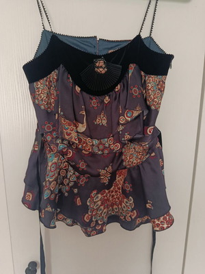 Silk top Betty Blue like new with peacock print