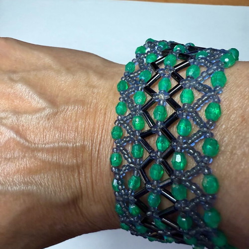 Bracelet used green emerald handmade