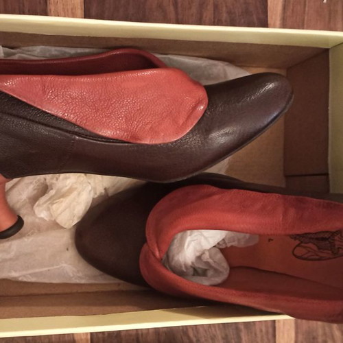 Fly London leather pumps new in brown and orange