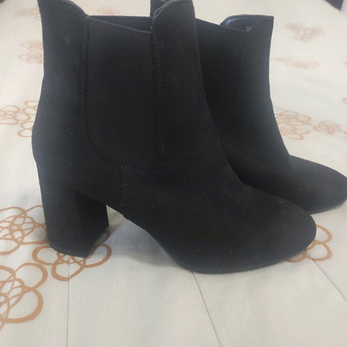 Black ankle boots like new, size 38, suede with 8 cm heel