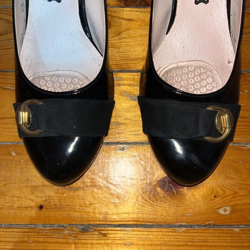 Black pumps Greek made like new, size 40, 7 cm heel
