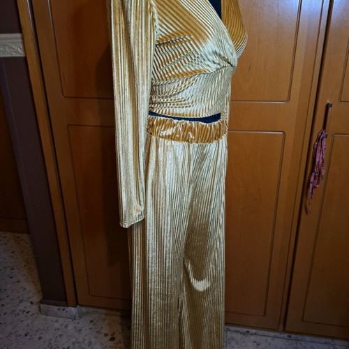 J. mood Italian set 2 pieces new, gold color, size S-M