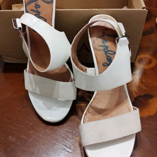 38, White Replay sandals with platform in very good condition, with a heel height of 12.5 cm.