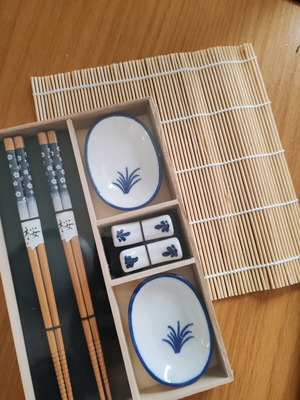 Sushi serving set new in packaging