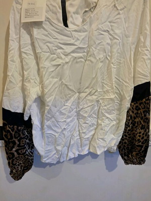 Blouse with leopard sleeves new, size M