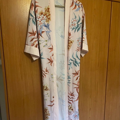 Floral kimono like new, one size, pink multicolor