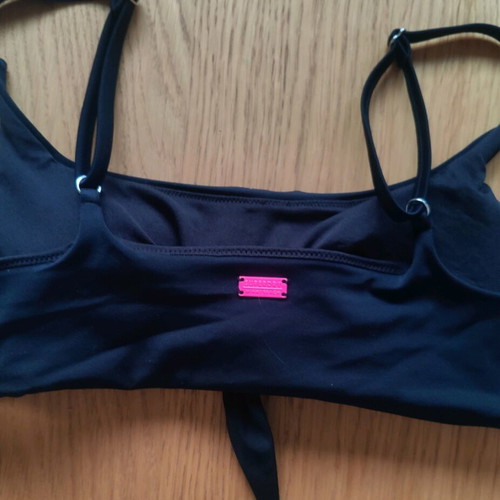 Superdry bikini top size 40 like new, black