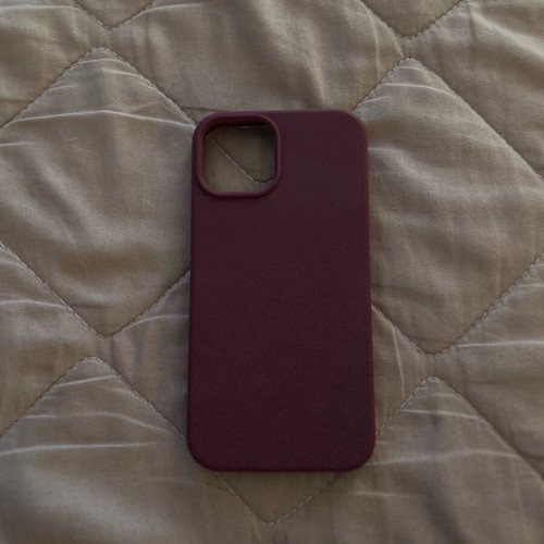iPhone 14 case burgundy like new, Tune