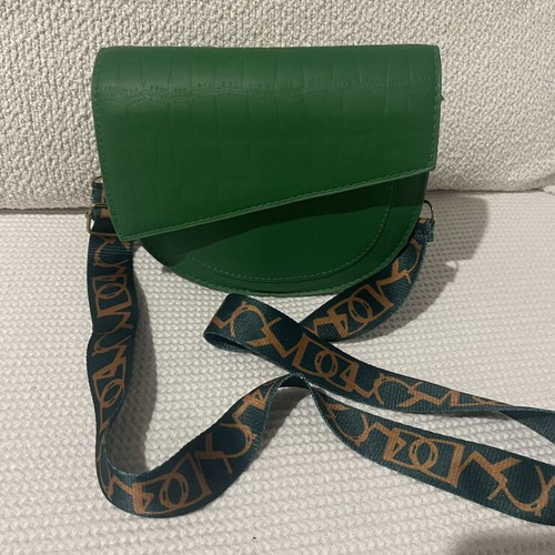 Green crossbody bag