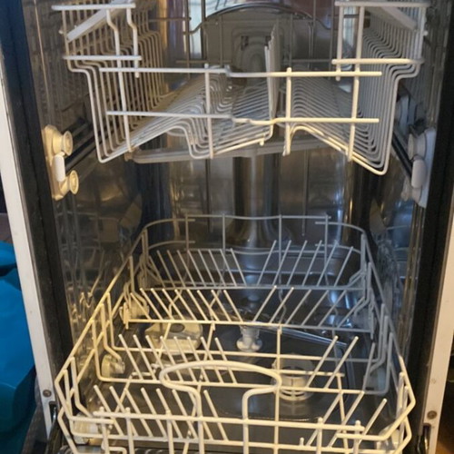 Whirlpool ADP 750wh dishwasher like new 45cm