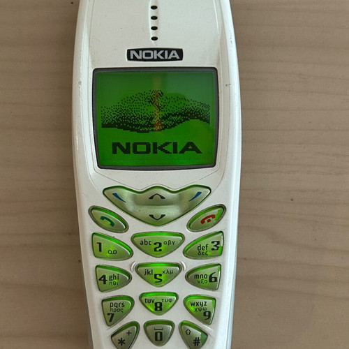 Nokia 3510 mobile phone, white